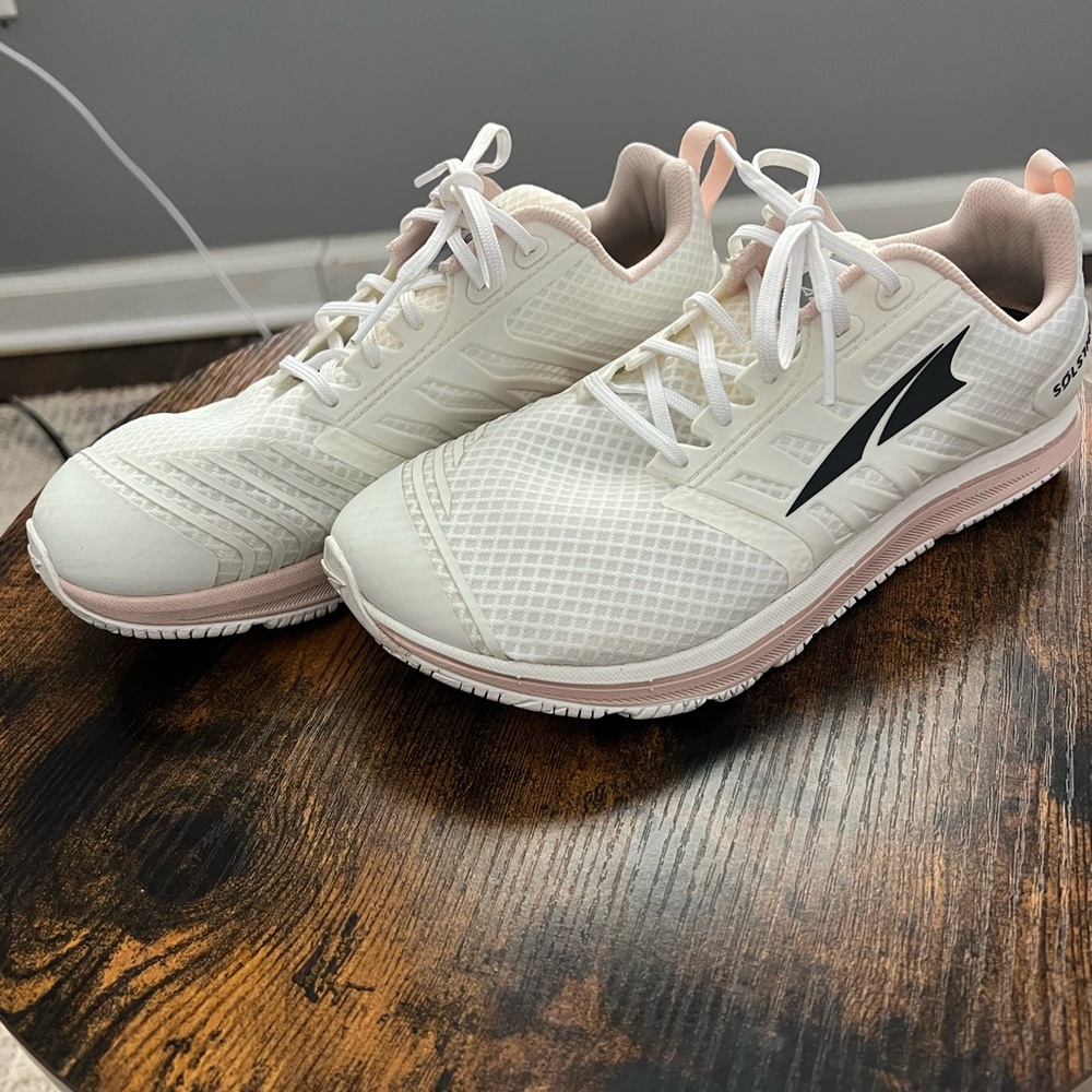 Altra Women’s Solstice XT 2